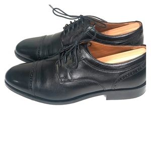 Men’s 8M Johnston & Murphy Black Cap toe Oxfords